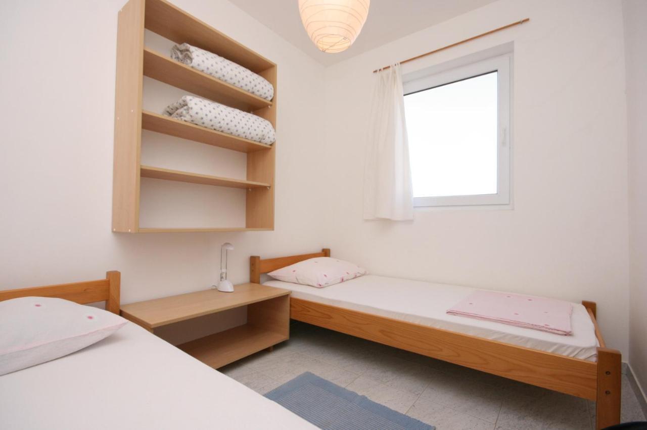 Apartments With A Parking Space Mandre, Pag - 6405 콜란 외부 사진
