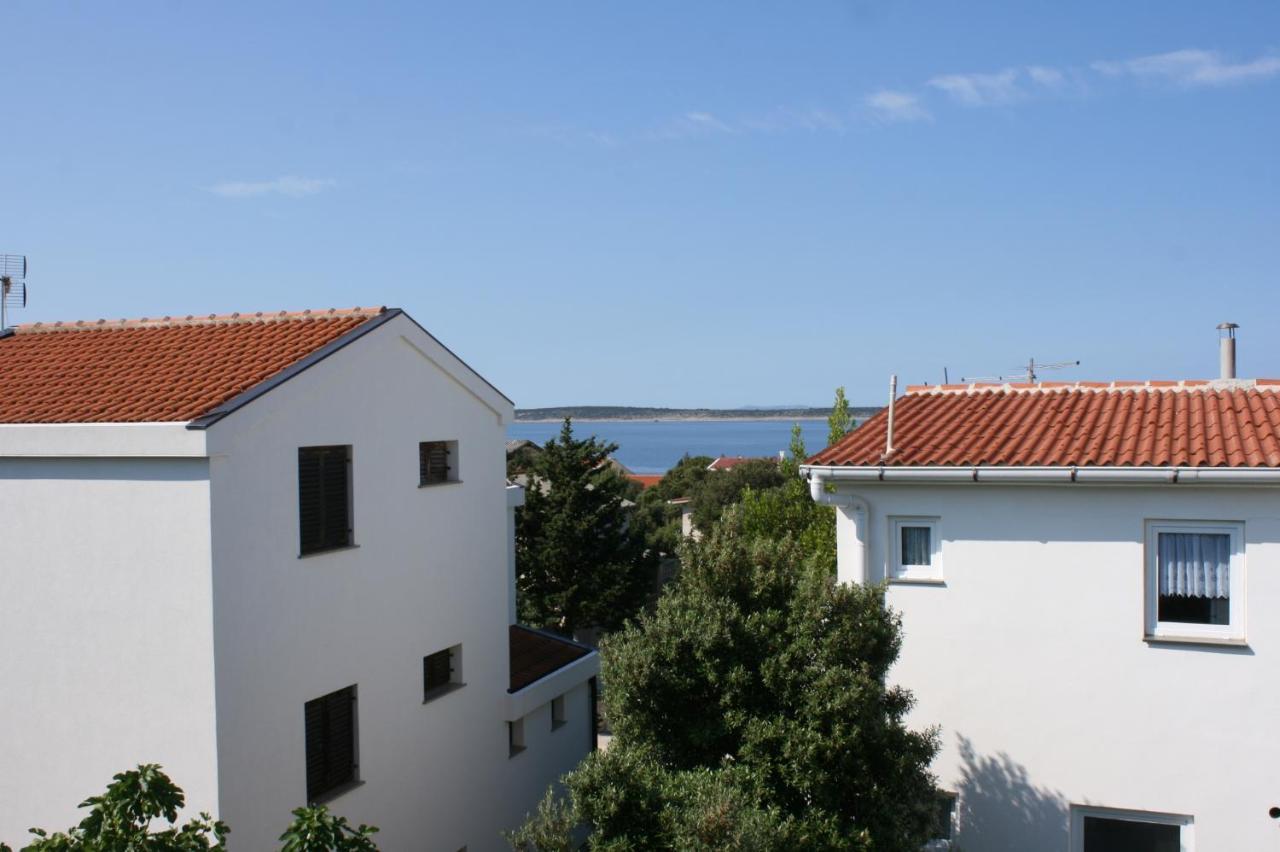 Apartments With A Parking Space Mandre, Pag - 6405 콜란 외부 사진