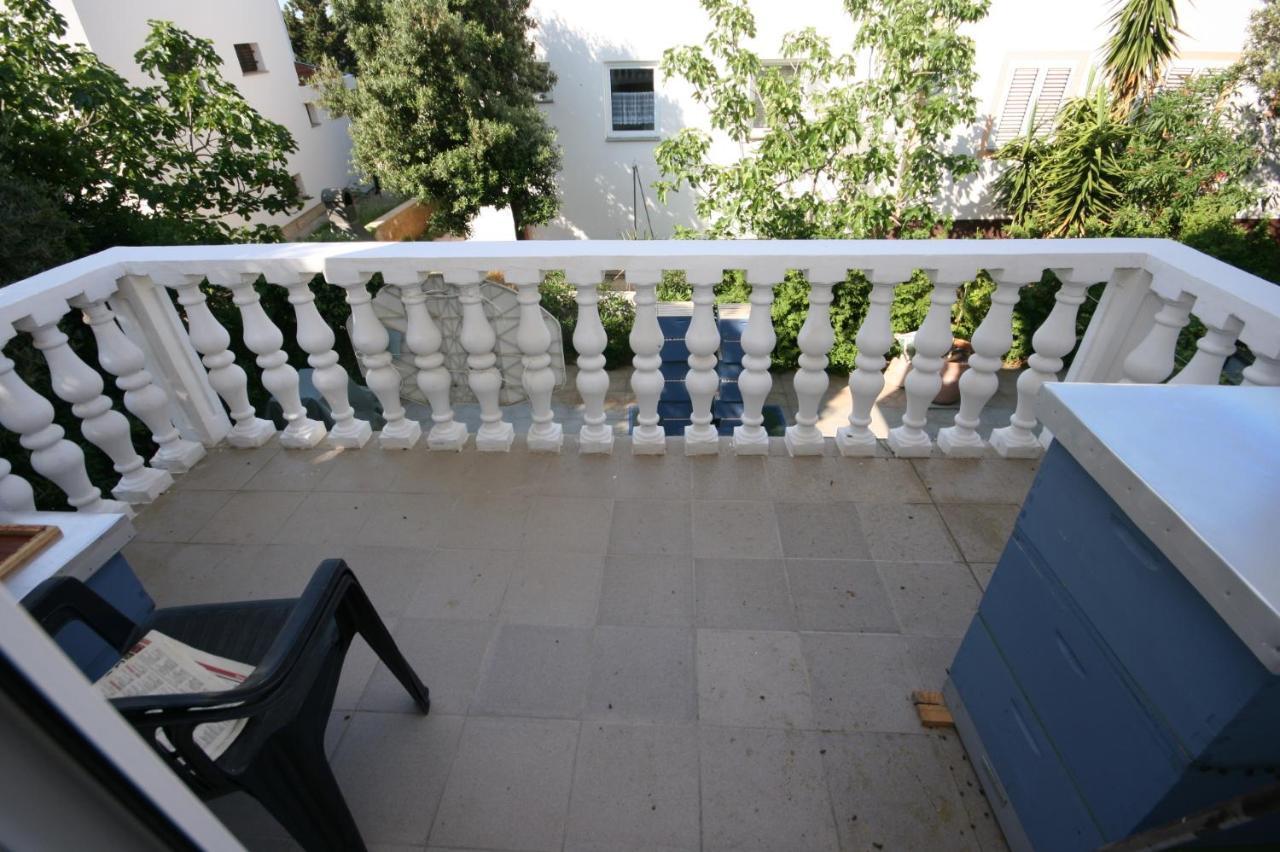 Apartments With A Parking Space Mandre, Pag - 6405 콜란 외부 사진