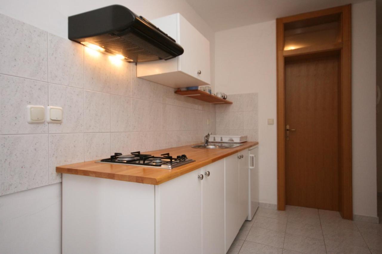 Apartments With A Parking Space Mandre, Pag - 6405 콜란 외부 사진