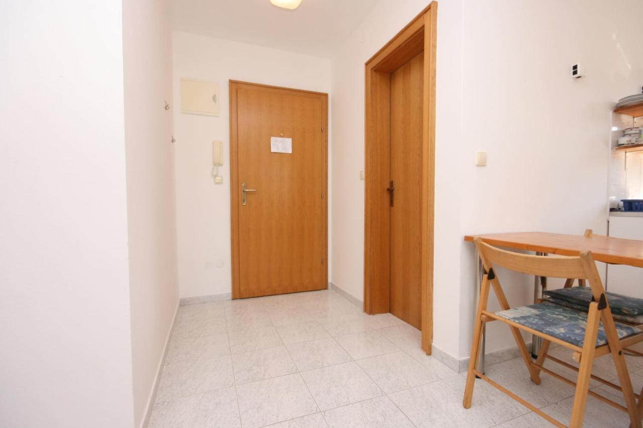 Apartments With A Parking Space Mandre, Pag - 6405 콜란 외부 사진