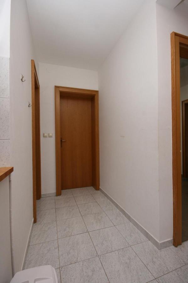 Apartments With A Parking Space Mandre, Pag - 6405 콜란 외부 사진