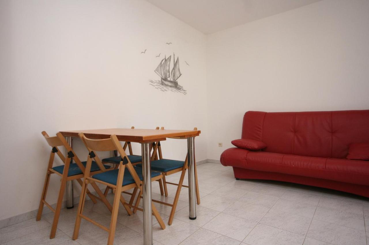 Apartments With A Parking Space Mandre, Pag - 6405 콜란 외부 사진