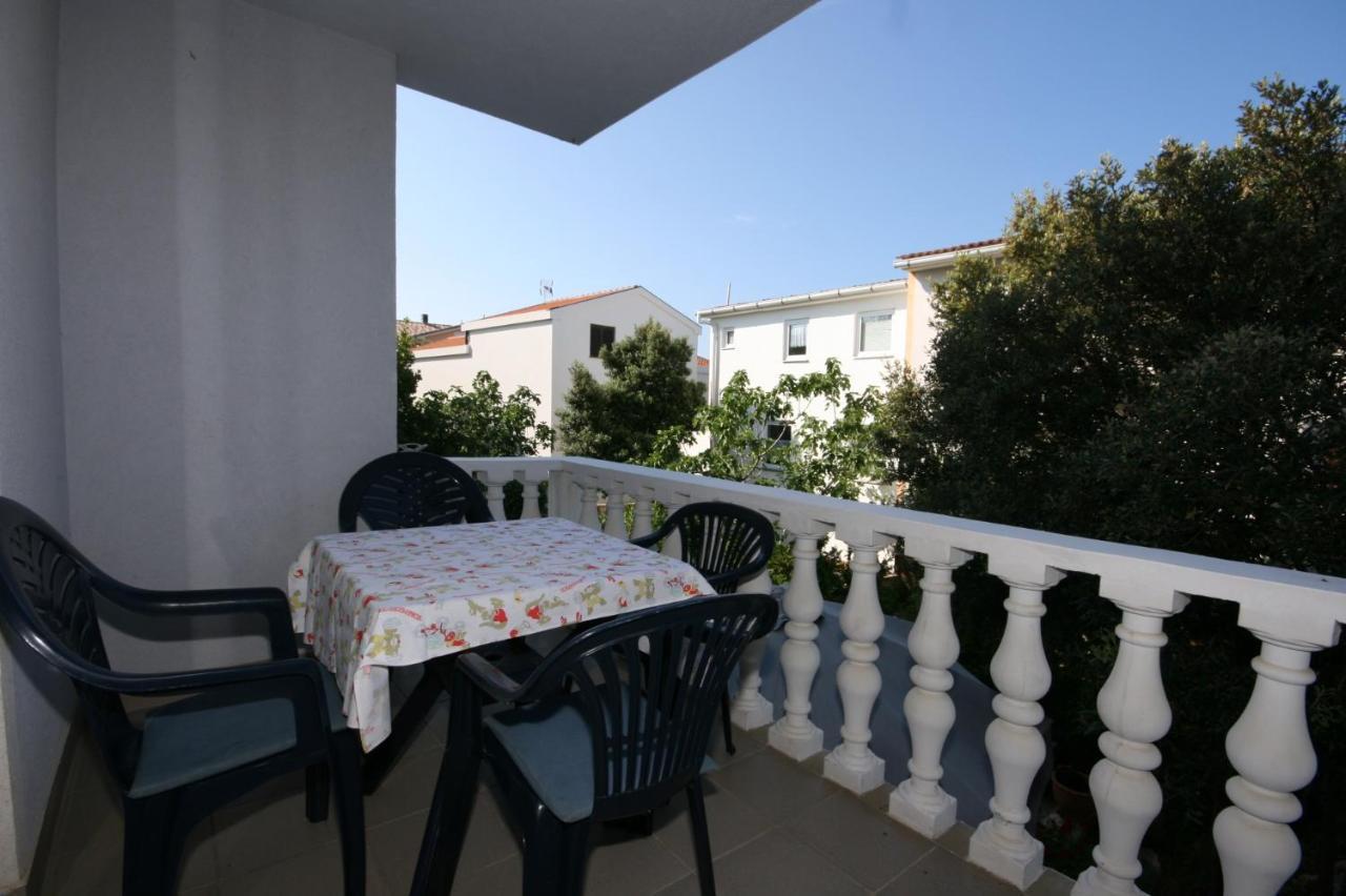 Apartments With A Parking Space Mandre, Pag - 6405 콜란 외부 사진
