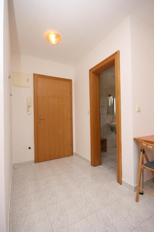 Apartments With A Parking Space Mandre, Pag - 6405 콜란 외부 사진