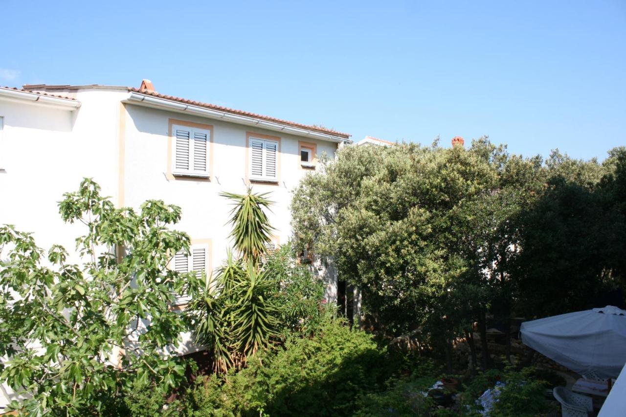 Apartments With A Parking Space Mandre, Pag - 6405 콜란 외부 사진